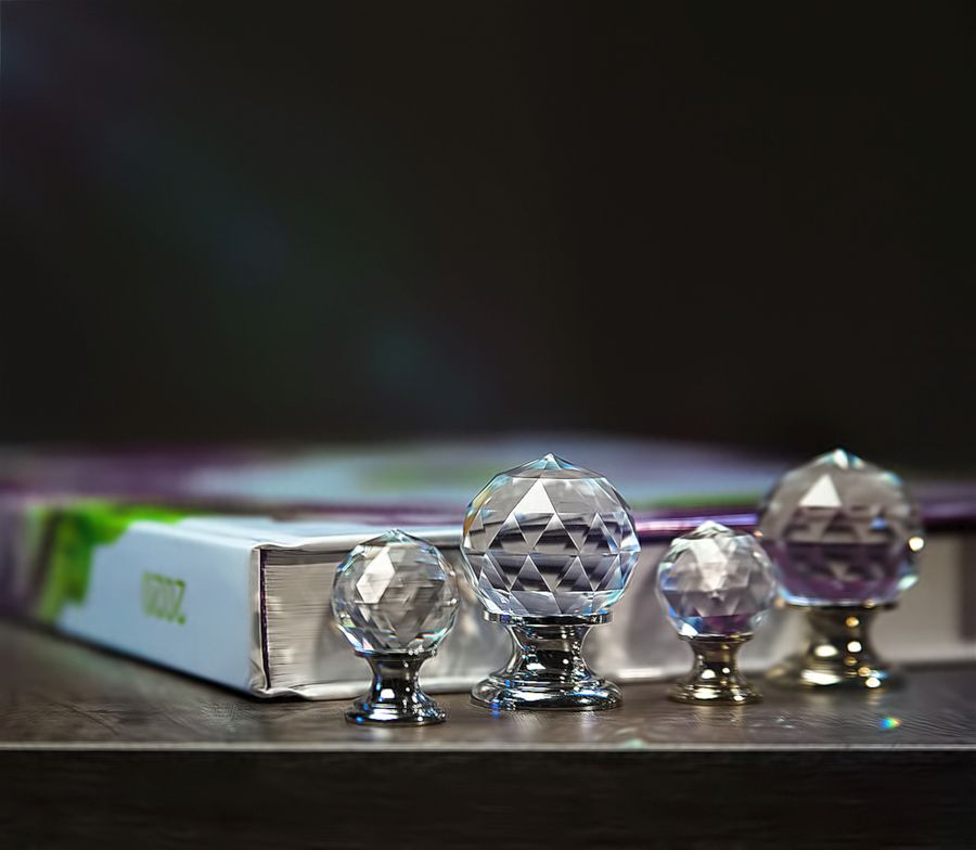 Ручка мебельная кнопка с кристаллами Swarovski эксклюзивная коллекция золото 9932-100 Brass / 69299 / оптом и в розницу / мебельная фурнитура "ЛАВР"