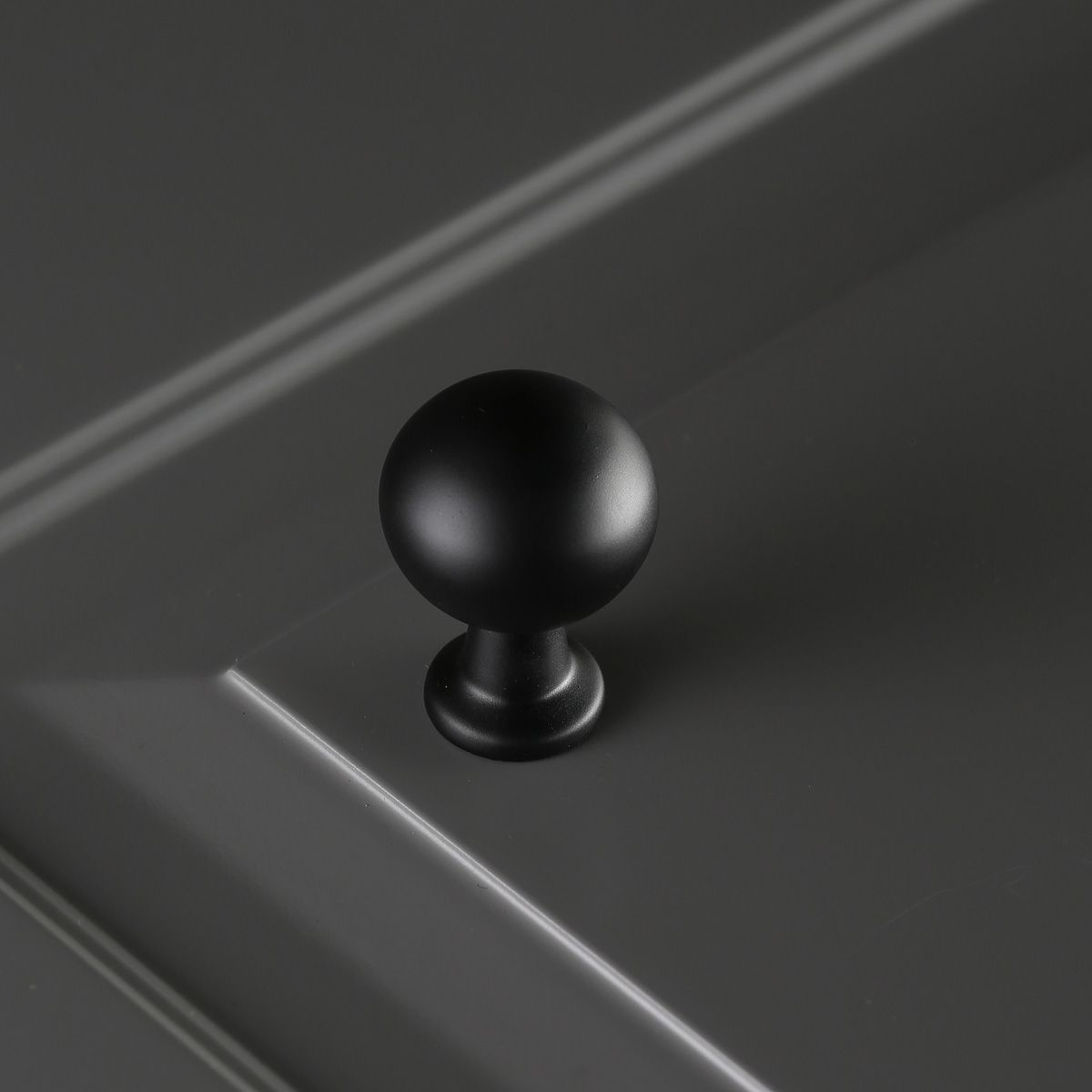 Ручка мебельная кнопка черный матовый GZ-NORD-1-20M GTV / 69894 / оптом и в розницу / мебельная фурнитура "ЛАВР"