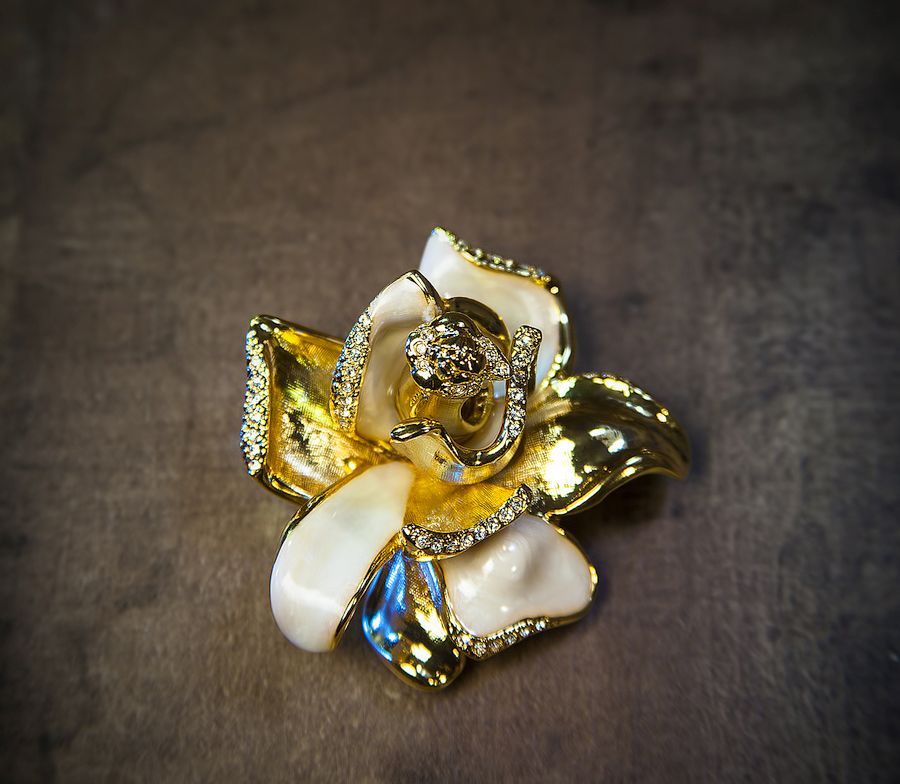 Ручка мебельная кнопка Magnolia эксклюзивная коллекция золото 24карата 11.55 MO19 Brass  / 69228 / оптом и в розницу / мебельная фурнитура "ЛАВР"