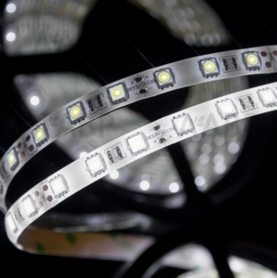Лента светодиодная SMD2835 (120 диодов на метр) 12В 9,6Вт/м нейтральный белый, катушка 5м / 33221-1 / оптом и в розницу / мебельная фурнитура "ЛАВР"