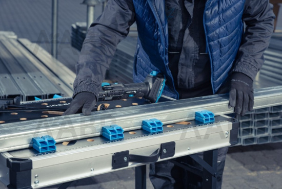 HOEGERT складной верстак 845*598*735-885мм/HT7G541 / 58346 / оптом и в розницу / мебельная фурнитура "ЛАВР"