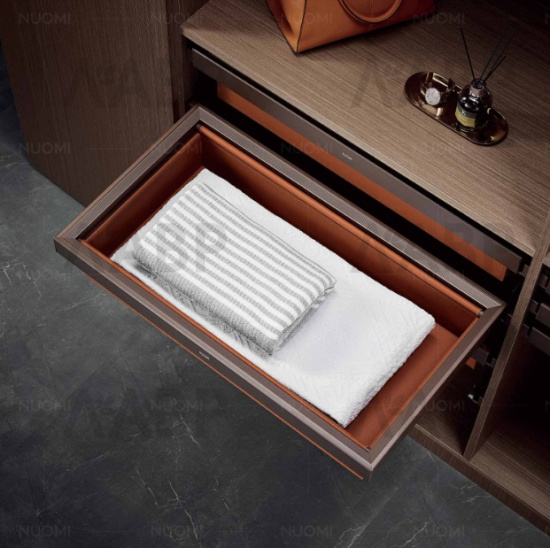 Nuomi/выдвижная корзина кожаная Ralphie 564*469*184mm, шампань / 6100260 / 86058 / оптом и в розницу / мебельная фурнитура "ЛАВР"