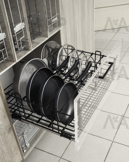 корзина выкатная в нижнюю базу 600мм для сковородок и крышек, с направляющими, черный / 25499 / оптом и в розницу / мебельная фурнитура "ЛАВР"